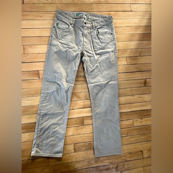 Stio tan khaki men’s pants